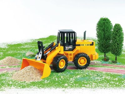 Alternative view of BRUDER 2425 BAGER FR 130 1:16