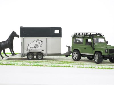 BRUDER 2592 LAND ROVER DEFENDER S PRIKOLICO ZA KONJE 1:16 - Image 2