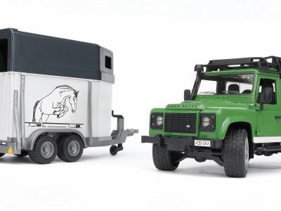 BRUDER 2592 LAND ROVER DEFENDER S PRIKOLICO ZA KONJE 1:16
