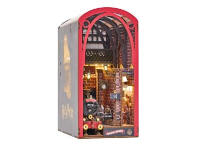 Alternative view of Revell Book Nook Tiny Adventures Harry Potter Hogwarts Express